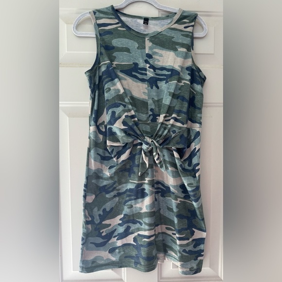 Dresses & Skirts - Joeoy Women’s Camo Sleeveless Dress with Tie Front Sz large